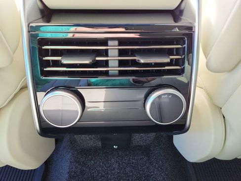 New 2026 Land Rover Range Rover SE image 26