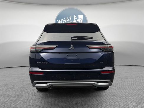 New 2025 Mitsubishi Outlander SE image 5