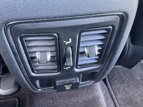 Used 2018 Jeep Grand Cherokee Altitude image 22