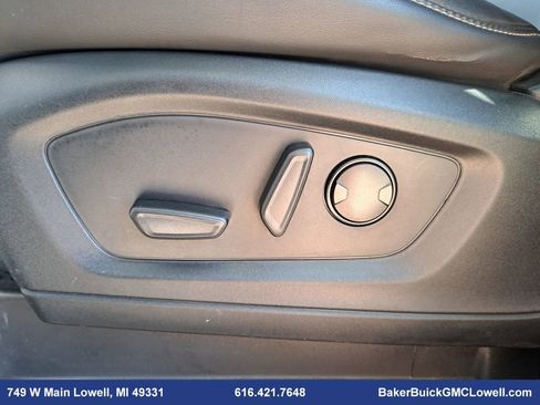 Used 2022 Ford Explorer XLT w/ XLT Sport Appearance Package image 31