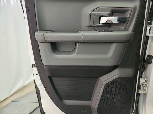 Used 2017 RAM 1500 Classic SLT AWD/4WD image 19