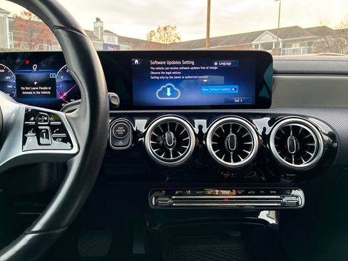 Used 2025 Mercedes-Benz CLA 250 CLA 250 image 17