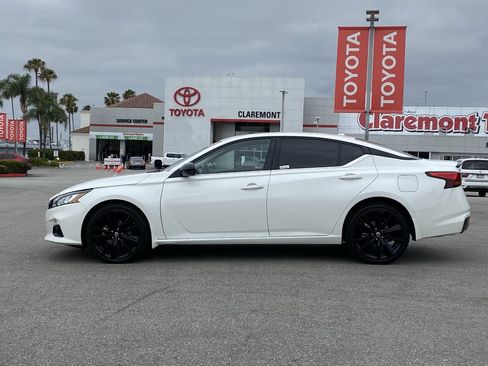 Used 2022 Nissan Altima 2.5 SR w/ Midnight Edition Package AWD/4WD image 39