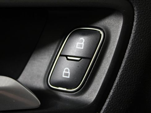 Certified 2020 Ford Escape SE image 24