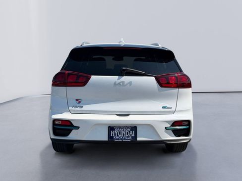 Used 2022 Kia Niro EX FWD image 4