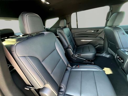 New 2026 Chevrolet Traverse LT w/ Driver Confidence Package AWD/4WD image 20