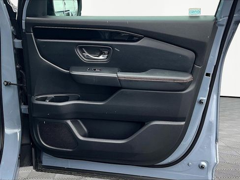 Used 2023 Honda Pilot TrailSport image 30