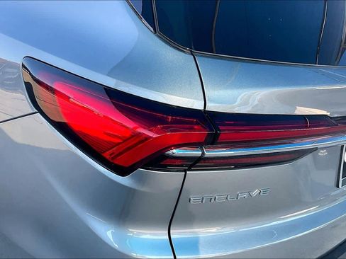 Used 2025 Buick Enclave Preferred image 27