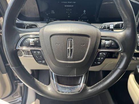 Used 2018 Lincoln Navigator Select w/ Technology Package RWD image 10