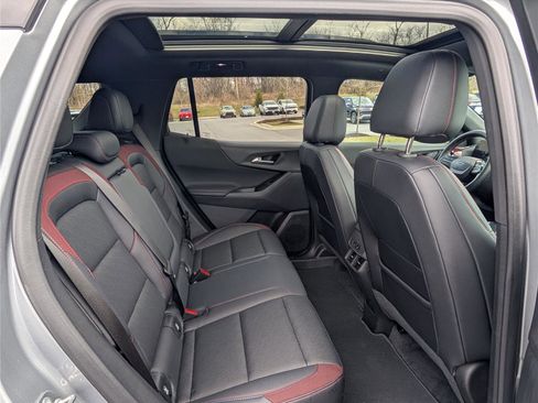 Used 2025 Chevrolet Equinox RS w/ Safety and Technology Package image 11