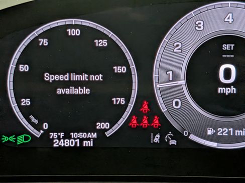 Certified 2025 Porsche Cayenne S AWD/4WD image 31