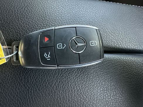 Used 2025 Mercedes-Benz GLA 250 4MATIC image 28