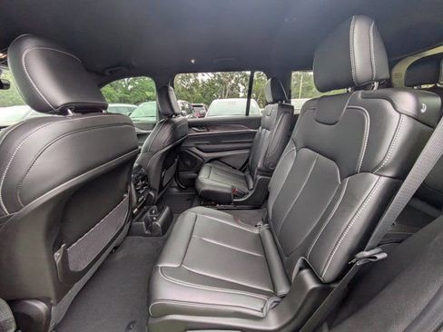 New 2025 Jeep Grand Cherokee L Limited w/ Black Appearance Package image 12