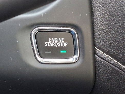 Certified 2023 GMC Acadia SLE w/ Driver Convenience Package image 19