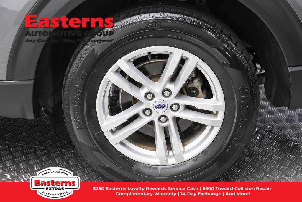 Used 2023 Ford Explorer XLT w/ Equipment Group 202A AWD/4WD image 9