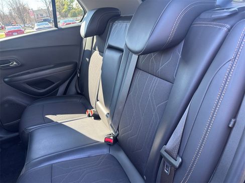 Used 2019 Chevrolet Trax LT w/ LT Convenience Package image 19