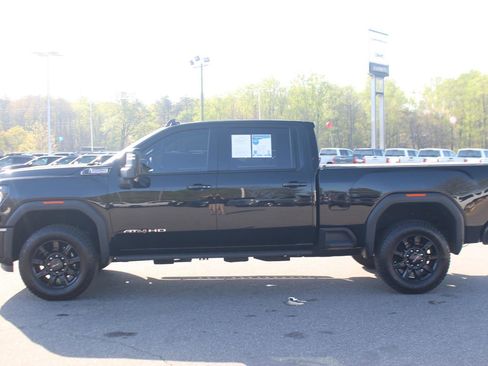 Used 2025 GMC Sierra 2500 AT4 AWD/4WD image 4