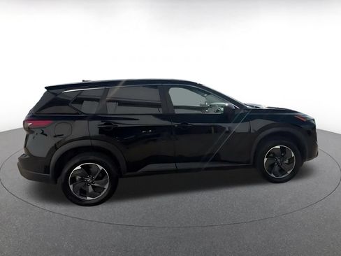Used 2025 Nissan Rogue SV AWD/4WD image 7