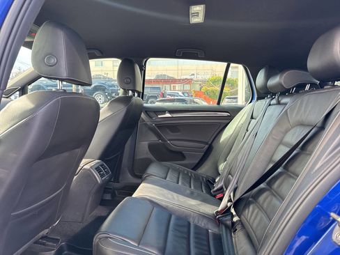 Used 2017 Volkswagen Golf R 4-Door image 24