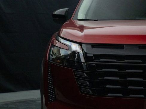 New 2026 Nissan Pathfinder Platinum image 5