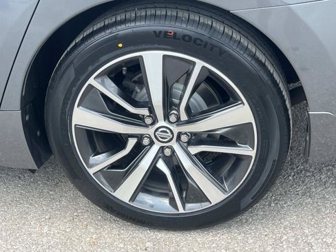 Used 2019 Nissan Maxima 3.5 SL w/ Floor Mat Group FWD image 11
