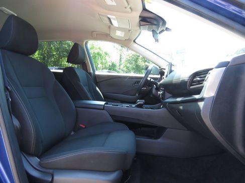 Used 2023 Nissan Rogue S AWD/4WD image 13