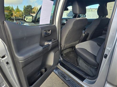 Certified 2023 Toyota Tacoma TRD Off-Road image 17