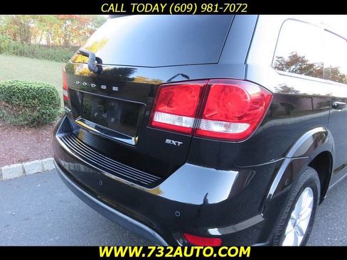 Used 2015 Dodge Journey SXT w/ Flexible Seating Group image 8