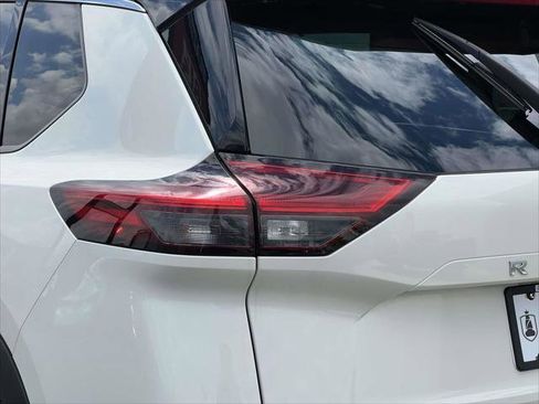 Used 2023 Nissan Rogue Platinum w/ Platinum Premium Package AWD/4WD image 13