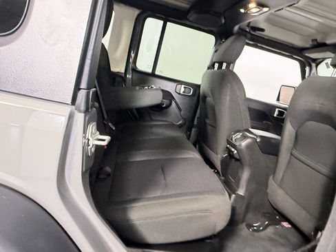 Used 2023 Jeep Wrangler Unlimited w/ Cold Weather Group image 28