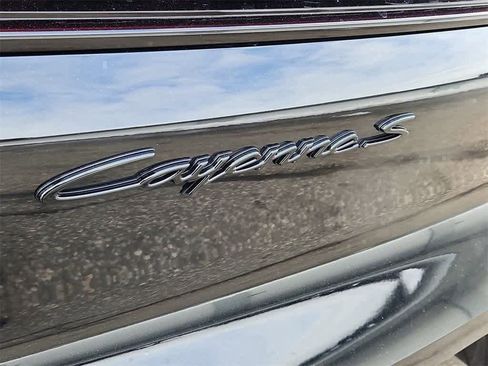 Used 2025 Porsche Cayenne S image 13