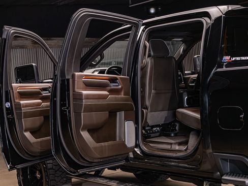 Used 2025 GMC Sierra 2500 Denali w/ Denali Reserve Package image 32