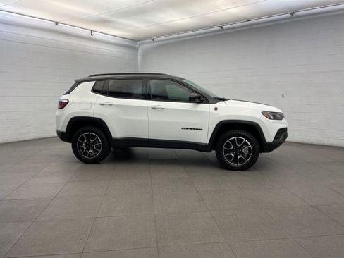 New 2026 Jeep Compass Trailhawk w/ Sun, Sound & Navigation Group image 2