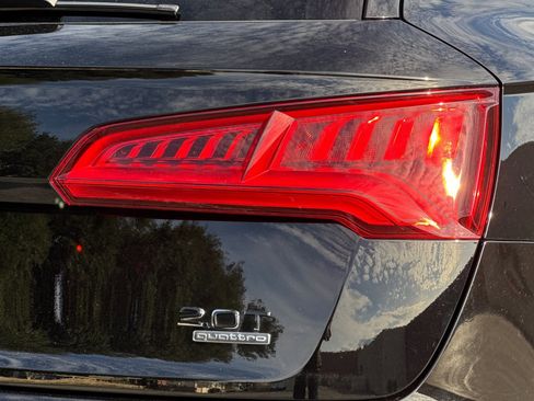 Used 2018 Audi Q5 2.0T Premium Plus w/ Premium Plus Package image 23