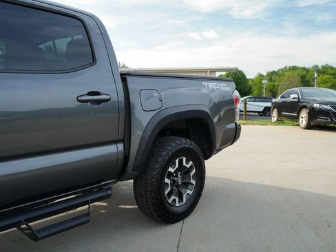 Used 2022 Toyota Tacoma TRD Off-Road w/ Technology Package image 17