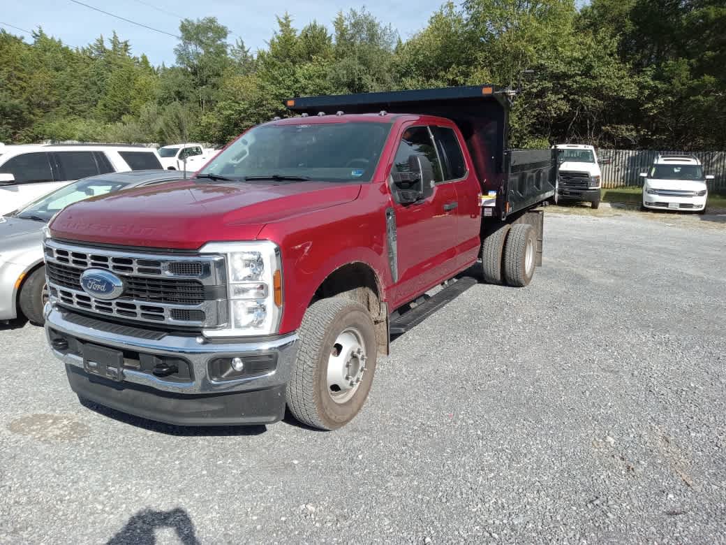 Used 2025 Ford F350 XLT w/ XLT Value Package AWD/4WD image 3