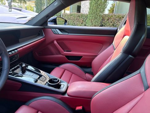 Used 2025 Porsche 911 Carrera S RWD image 5