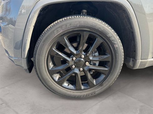 Used 2020 Jeep Grand Cherokee Altitude image 14