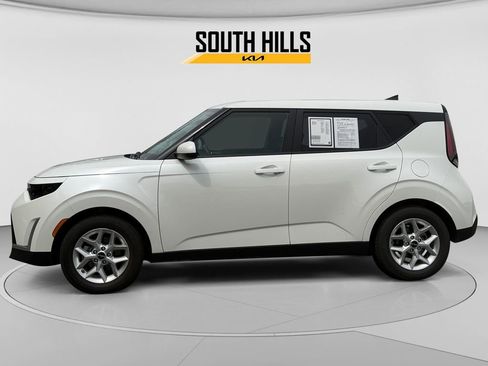 Certified 2023 Kia Soul LX w/ LX Technology Package FWD image 2