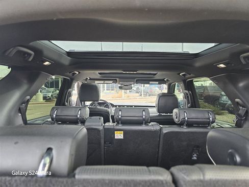 Used 2017 Land Rover Discovery HSE image 17