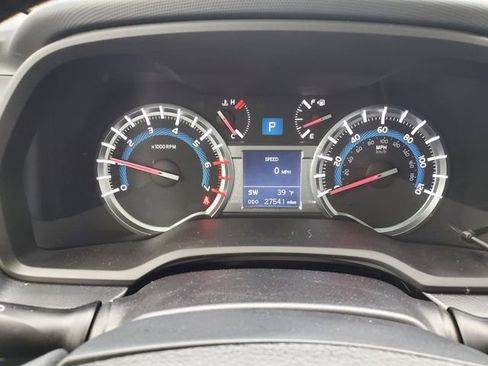 Used 2018 Toyota 4Runner SR5 Premium image 23