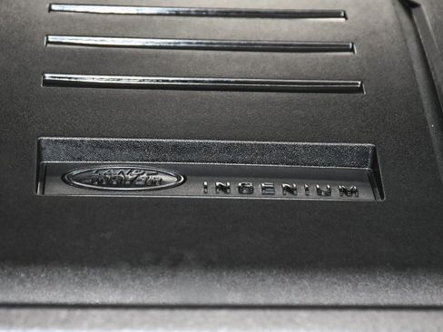 Used 2025 Land Rover Range Rover SE image 81