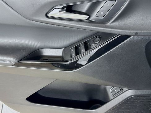 Certified 2025 Chevrolet Equinox LT w/ Convenience Package II FWD image 16