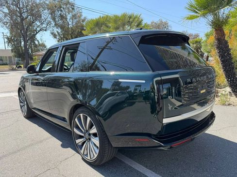 Used 2024 Land Rover Range Rover SV AWD/4WD image 2