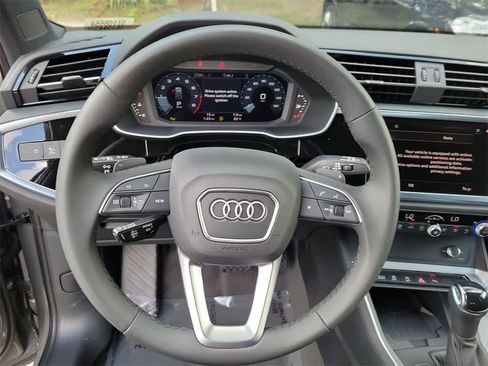 New 2025 Audi Q3 2.0T Premium image 23
