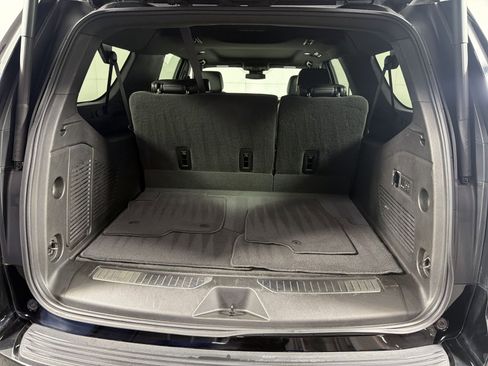 Used 2023 Chevrolet Suburban RST w/ Luxury Package image 27