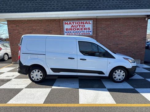 Used 2022 Ford Transit Connect XL image 2