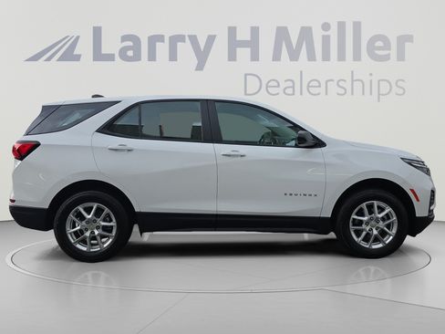 Used 2024 Chevrolet Equinox LS w/ Driver Confidence II Package AWD/4WD image 6