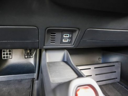 Used 2017 Ford GT RWD image 80