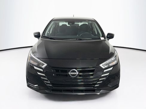 Used 2025 Nissan Versa S w/ Trunk Package FWD image 2